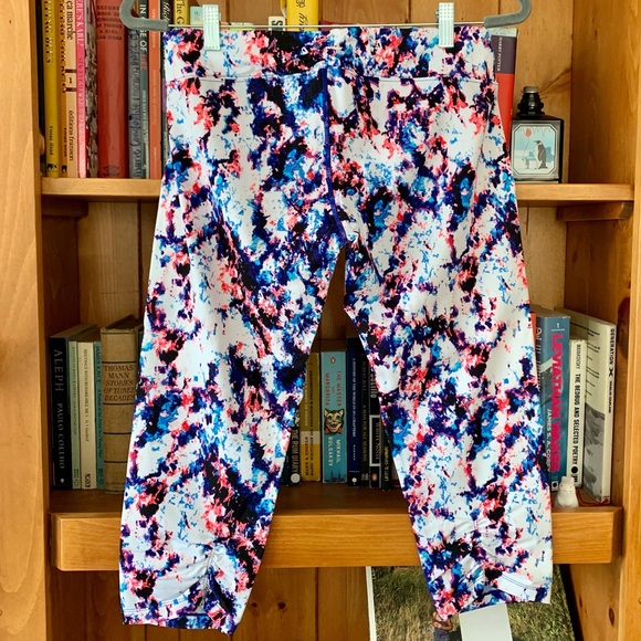 Calvin Klein Performance Capri Leggings - Picture 2 of 5